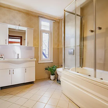 Fatma Sultan Hotel 3*